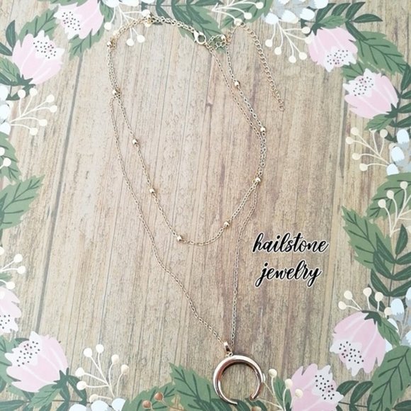 Layered Crescent Horn Necklace (Gold) - Picture 4 of 5